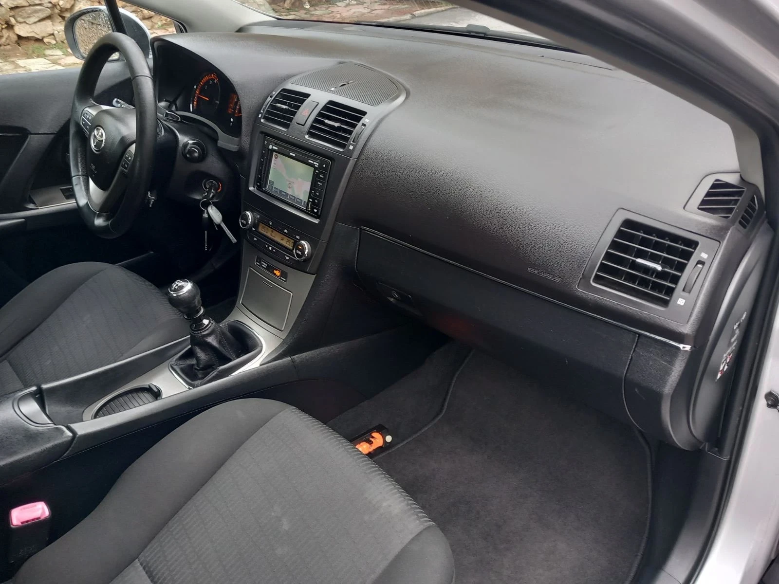 Toyota Avensis 1.8 VTI Dynamic Business sedan - изображение 6