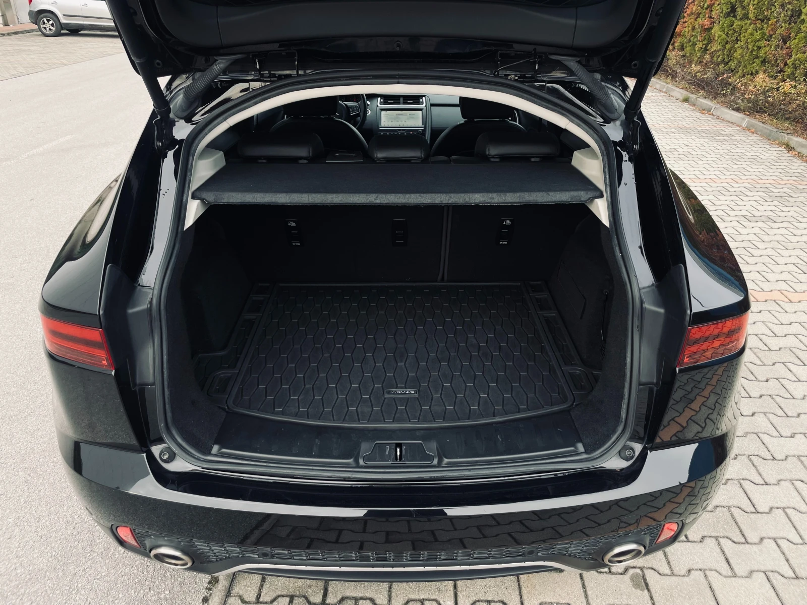 Jaguar E-pace D150/AWD/Automatic/Navi | Mobile.bg   13