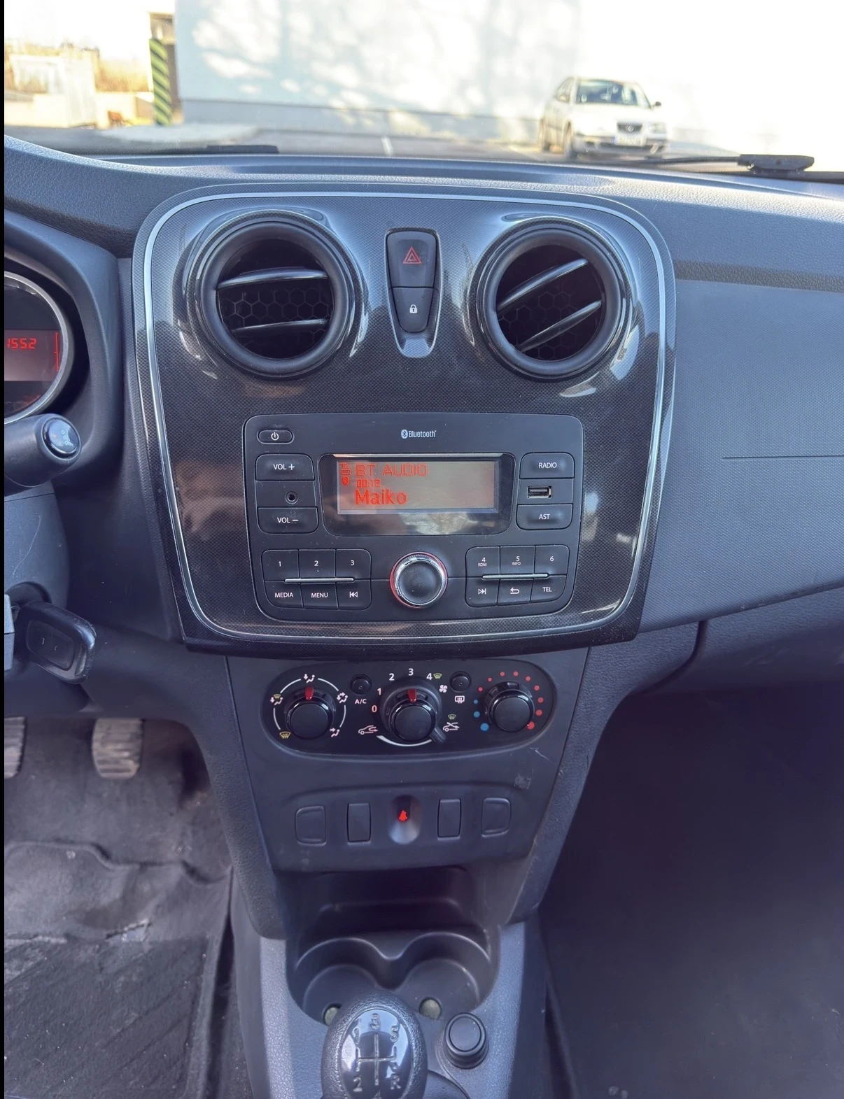 Dacia Logan 1.0 Газ - изображение 10