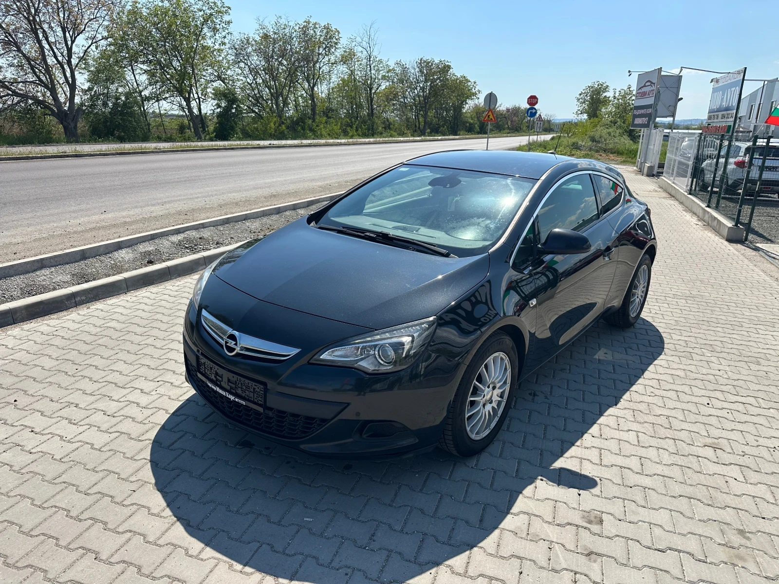 Opel Astra 1.4i GTC Лед Ксенон Парктроник  6 скорости 