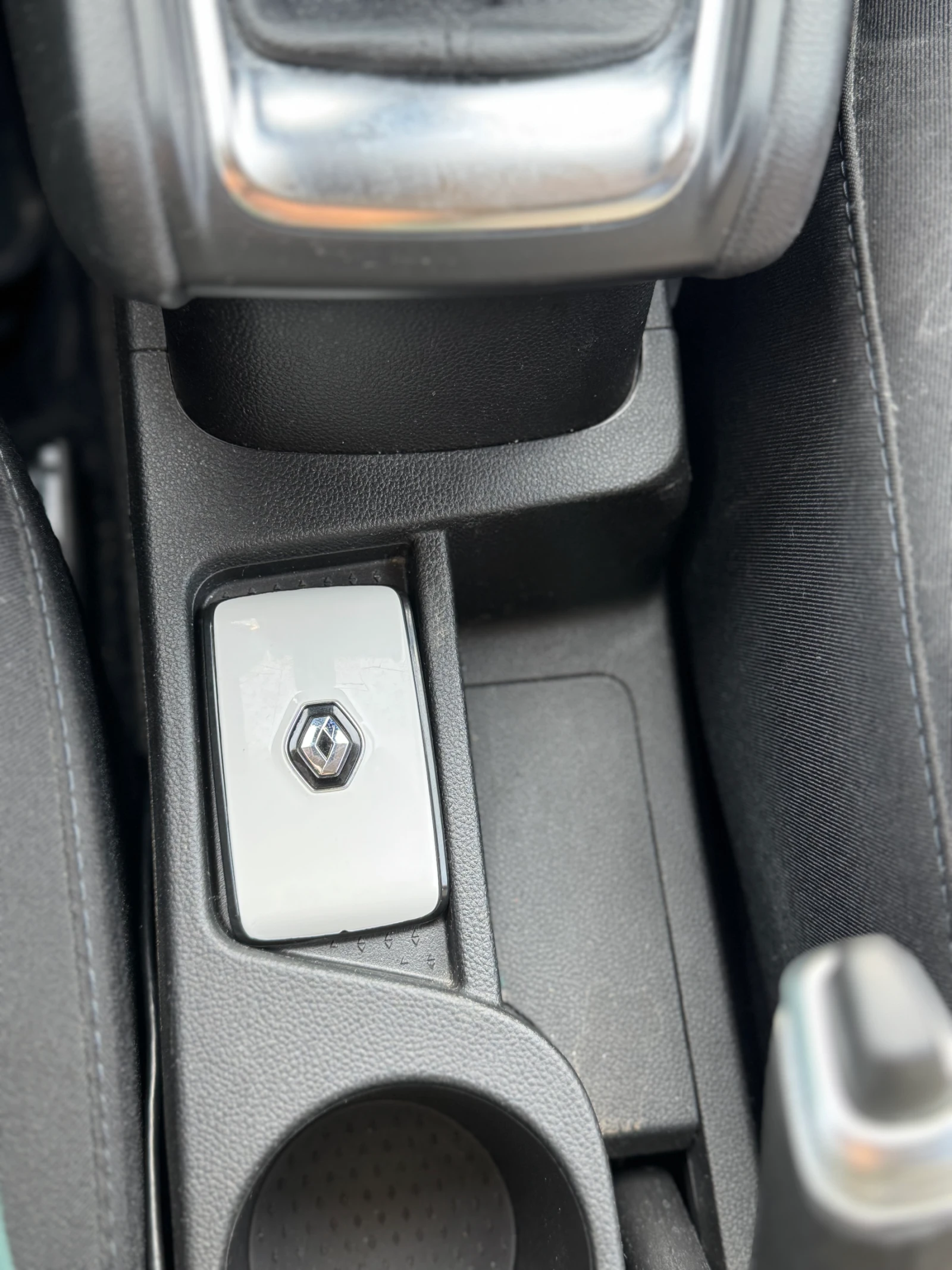 Renault Captur 1.0TCe/90к.с. бензин/газ, снимка 9 - Автомобили и джипове - 53756232