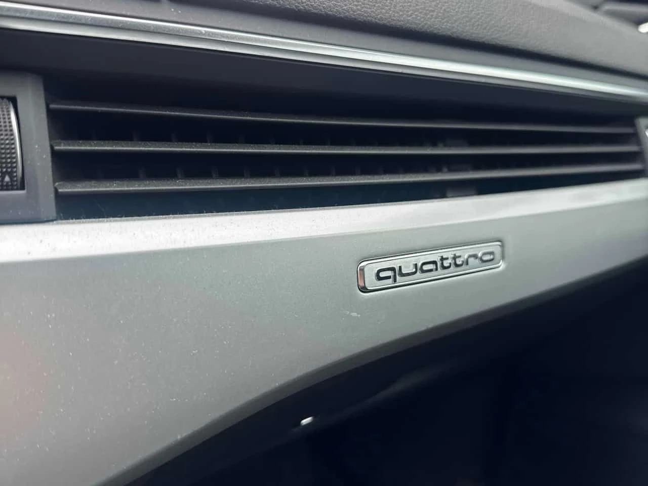 Audi A4 * Komfort * CARFAX * ПОДГРЕВИ * ПАНОРАМА * КАМЕРА , снимка 12 - Автомобили и джипове - 54214476