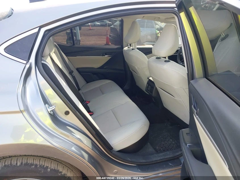 Toyota Camry 2.5l Xle, снимка 8 - Автомобили и джипове - 54318564