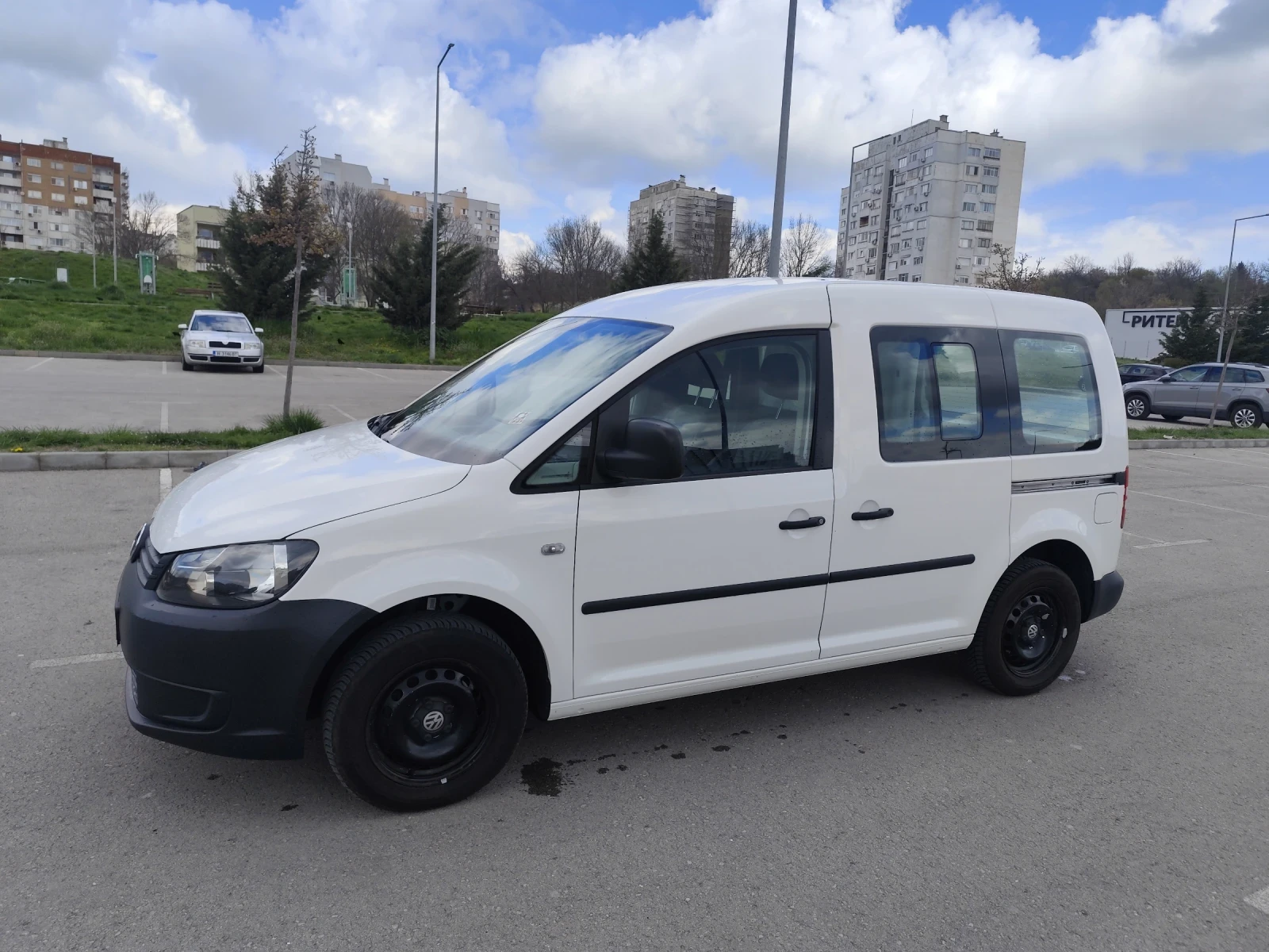 VW Caddy 1.6tdi navi товарен, снимка 8 - Автомобили и джипове - 54990010