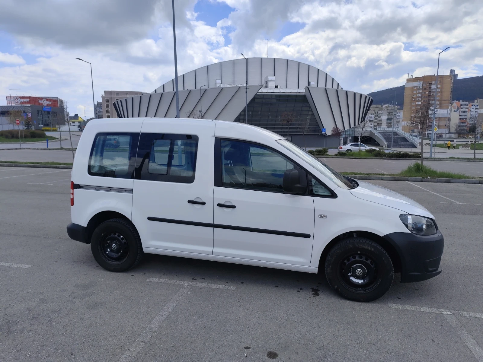 VW Caddy 1.6tdi navi товарен, снимка 9 - Автомобили и джипове - 54990010