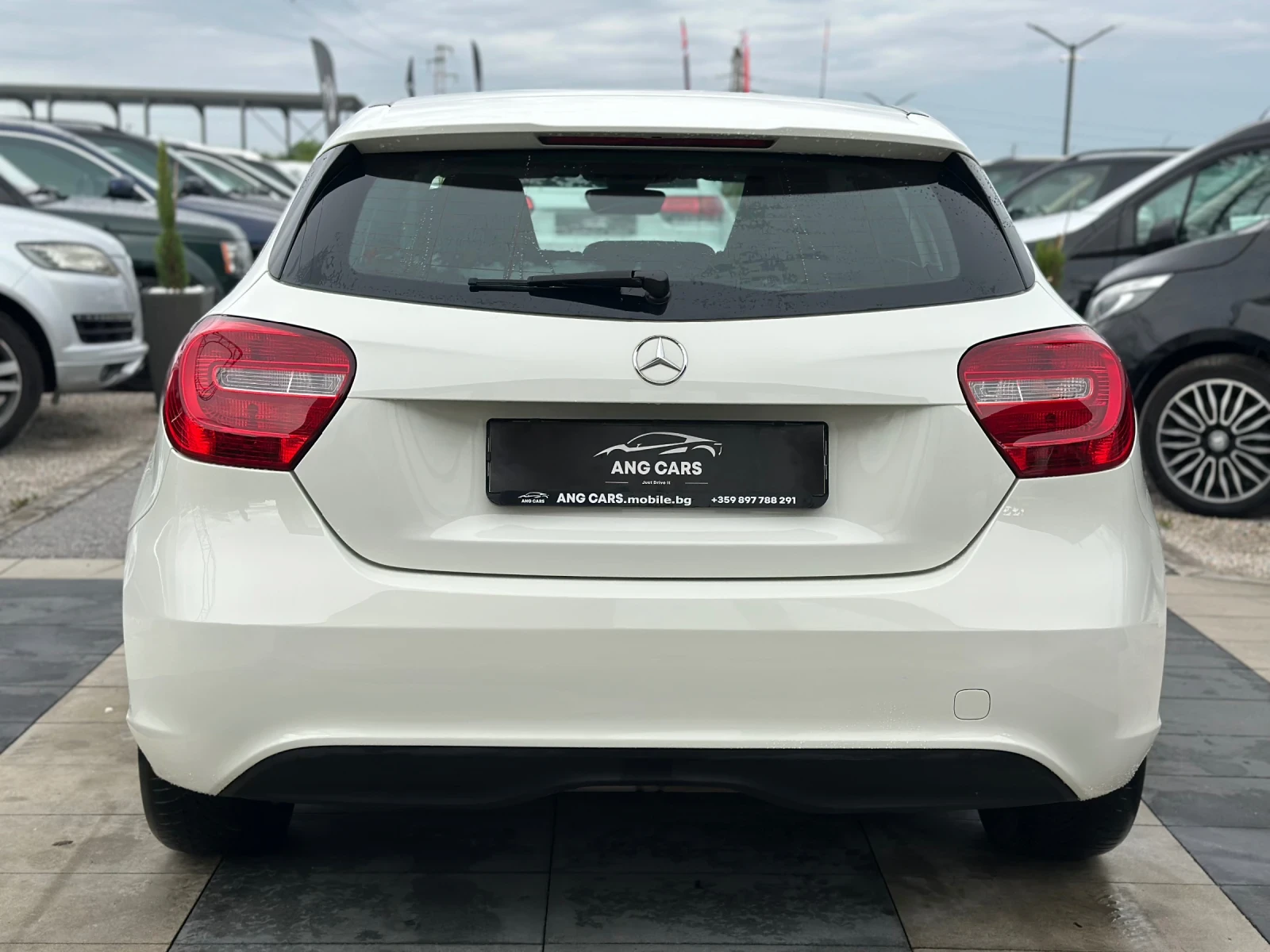 Mercedes-Benz A 180 * АВТОМАТИК* 2014г* , снимка 8 - Автомобили и джипове - 54753521