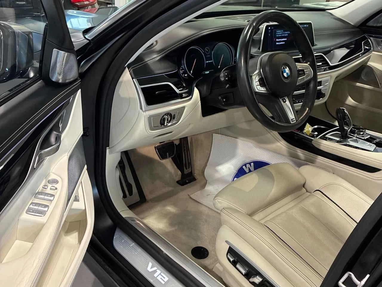 BMW 760 * M760Li xDrive * CARFAX * ЦЕНА ДО БГ, снимка 5 - Автомобили и джипове - 54901625