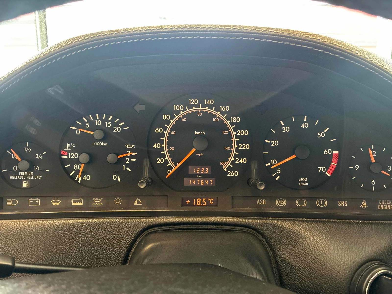 Mercedes-Benz SL 500 * * CARFAX * * АВТО КРЕДИТ * * , снимка 8 - Автомобили и джипове - 54903115
