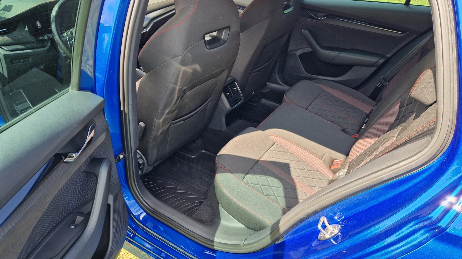 Skoda Octavia 2.0tdi VRS, Matrix, снимка 15 - Автомобили и джипове - 54911078