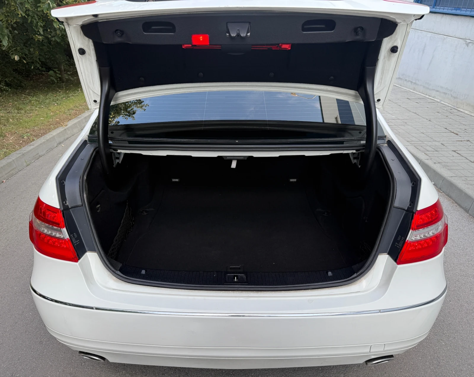 Mercedes-Benz E 350 CDI Avantgrade , снимка 12 - Автомобили и джипове - 55038844
