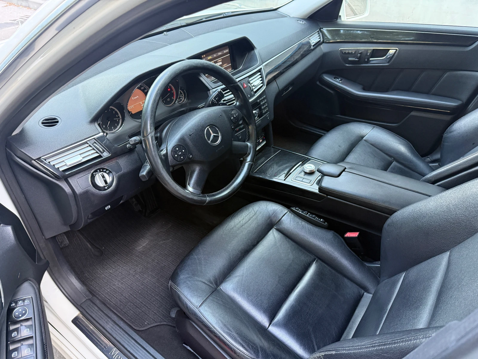 Mercedes-Benz E 350 CDI Avantgrade , снимка 6 - Автомобили и джипове - 55038844