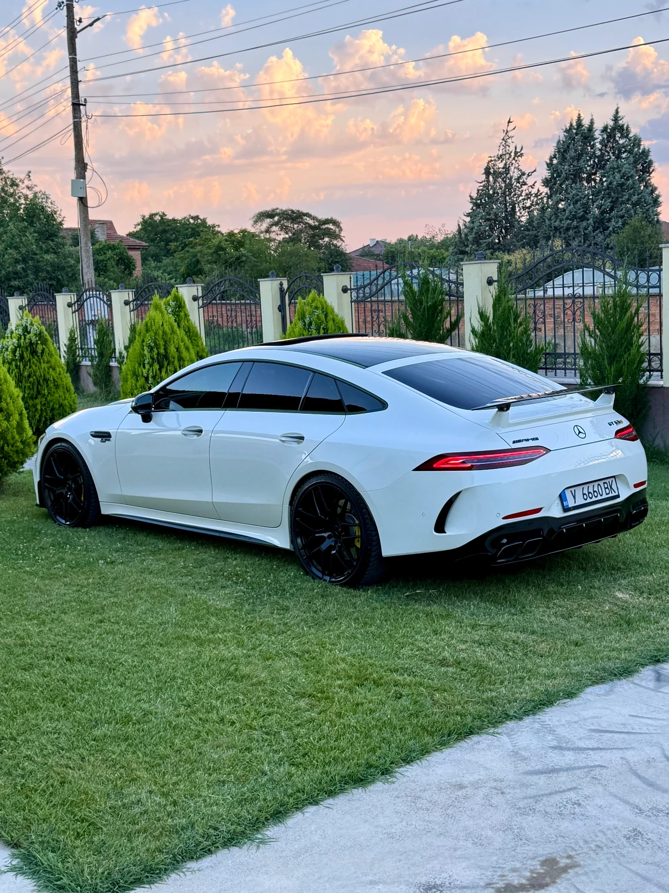 Mercedes-Benz AMG GT 4.3 AMG* 6.3 Optic* Burmester* Headup* Soft* Pano*, снимка 6 - Автомобили и джипове - 55125199