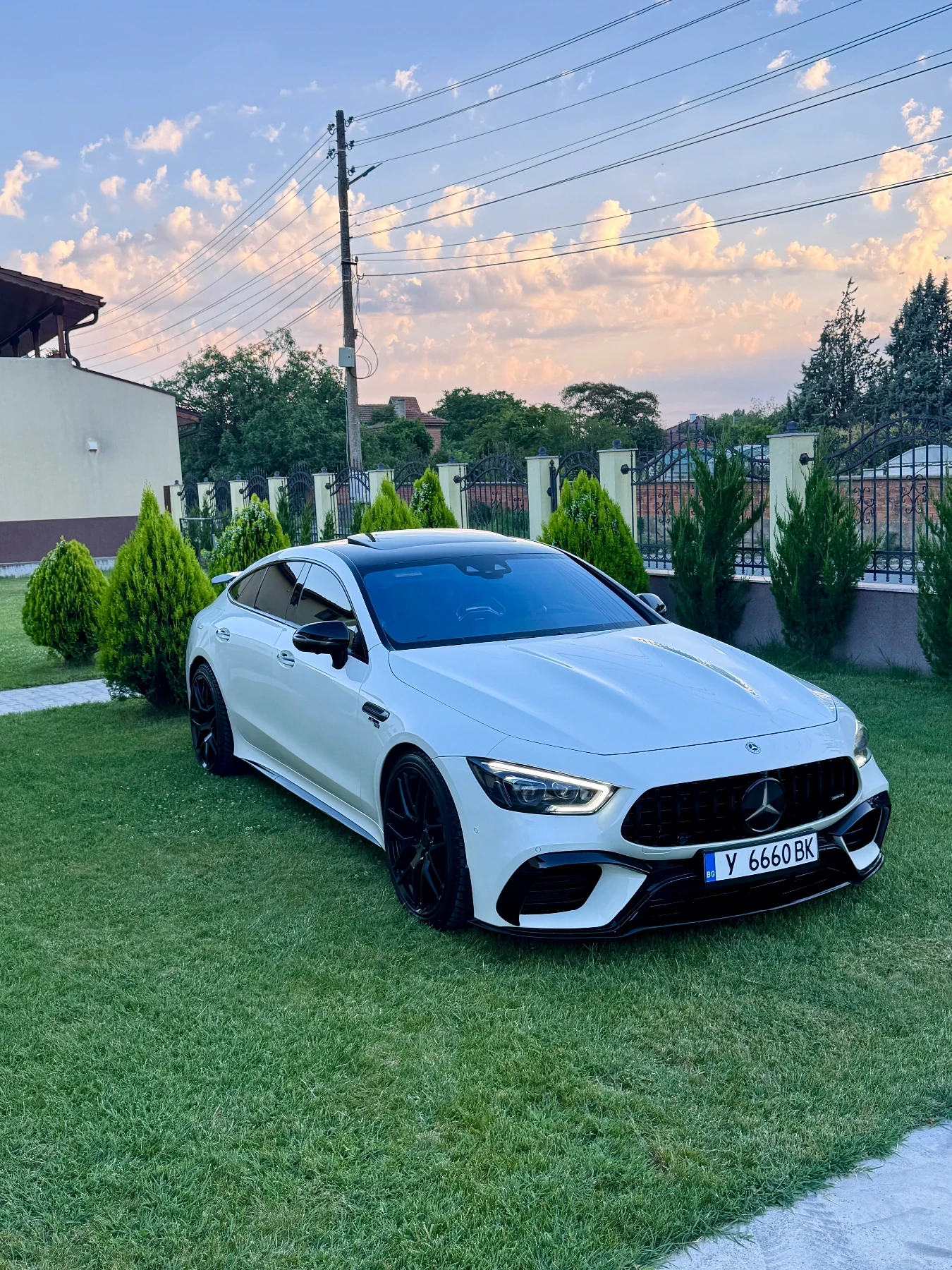 Mercedes-Benz AMG GT 4.3 AMG* 6.3 Optic* Burmester* Headup* Soft* Pano*, снимка 3 - Автомобили и джипове - 55125199