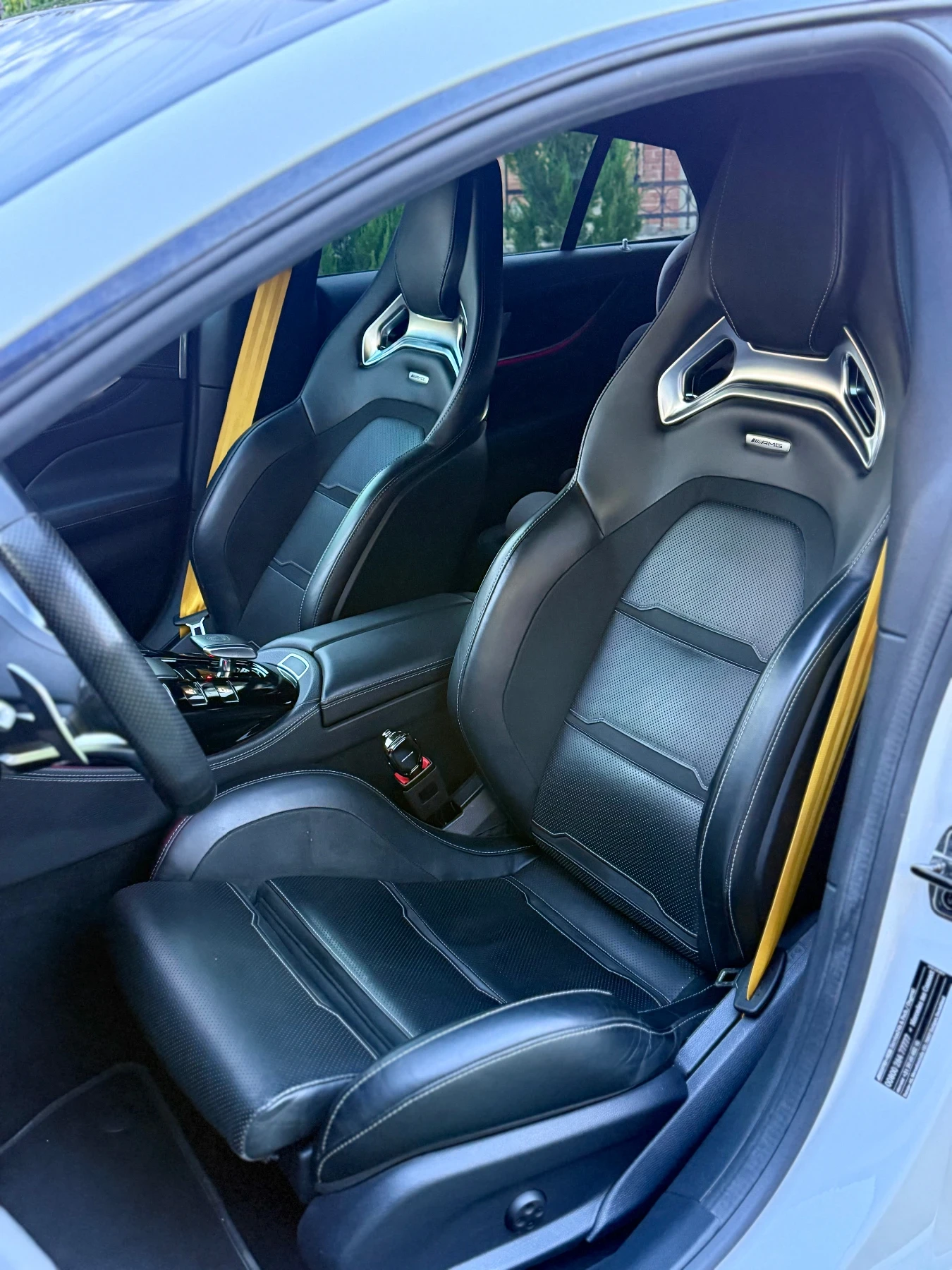 Mercedes-Benz AMG GT 4.3 AMG* 6.3 Optic* Burmester* Headup* Soft* Pano*, снимка 8 - Автомобили и джипове - 55125199
