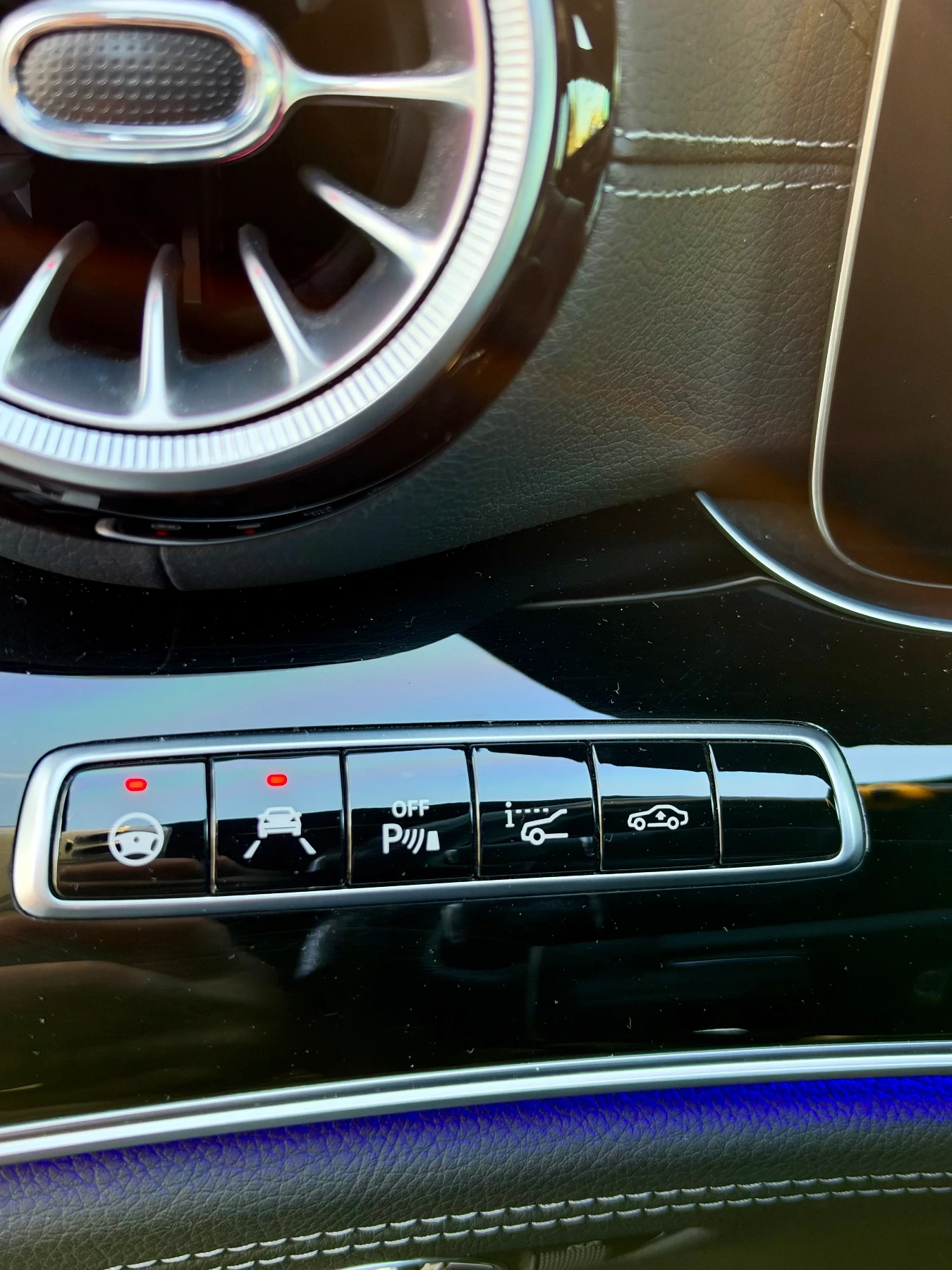 Mercedes-Benz AMG GT 4.3 AMG* 6.3 Optic* Burmester* Headup* Soft* Pano*, снимка 16 - Автомобили и джипове - 56248064