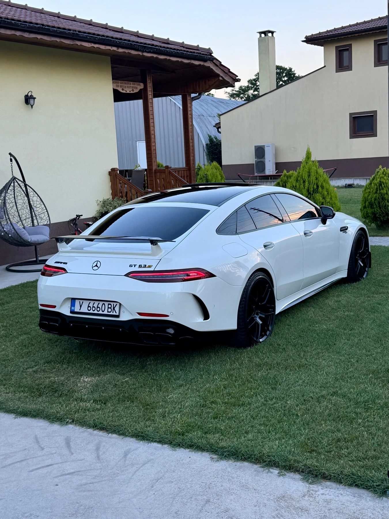 Mercedes-Benz AMG GT 4.3 AMG* 6.3 Optic* Burmester* Headup* Soft* Pano*, снимка 4 - Автомобили и джипове - 55125199