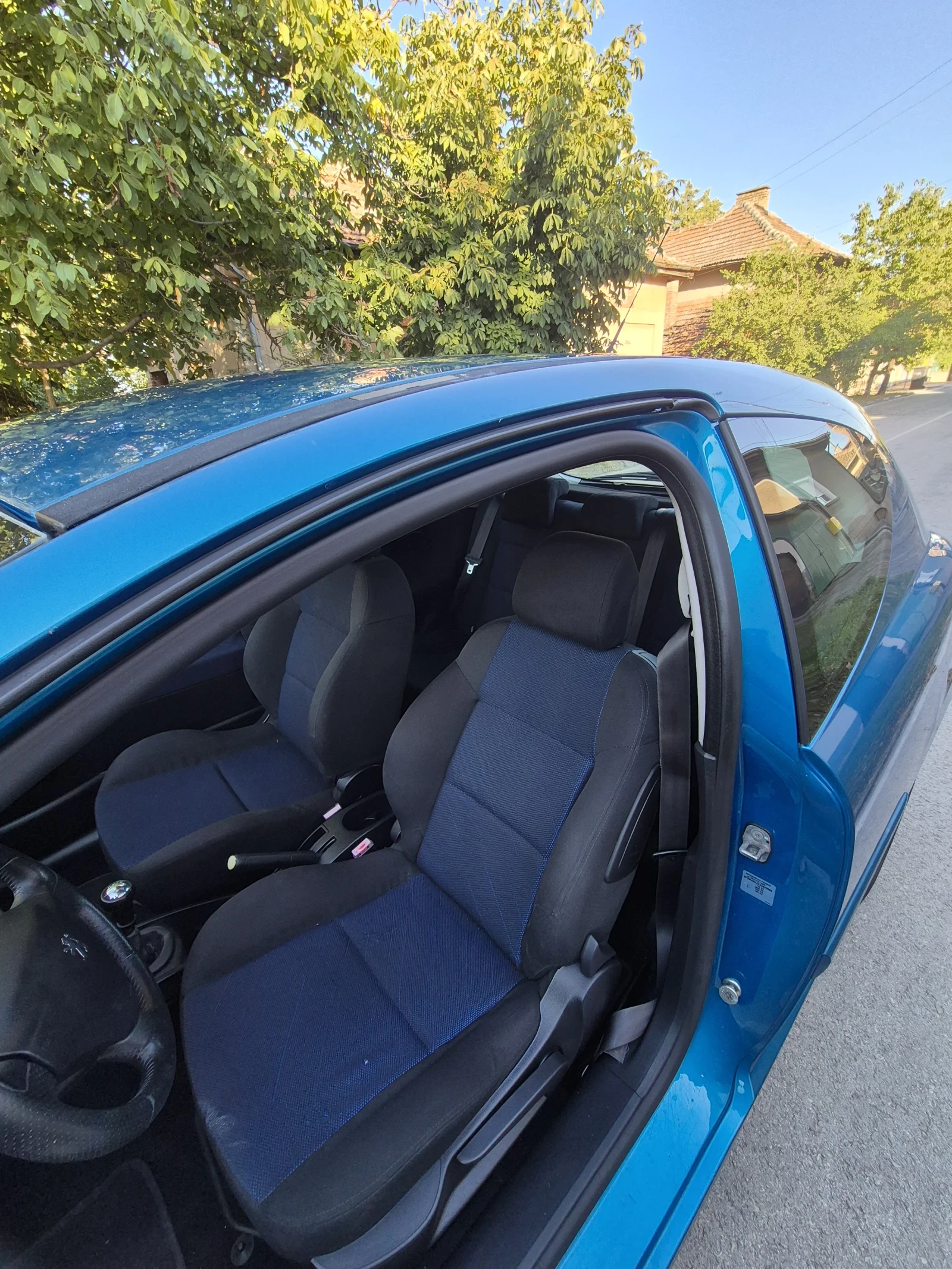 Peugeot 207 1.6HDI, снимка 8 - Автомобили и джипове - 56037978