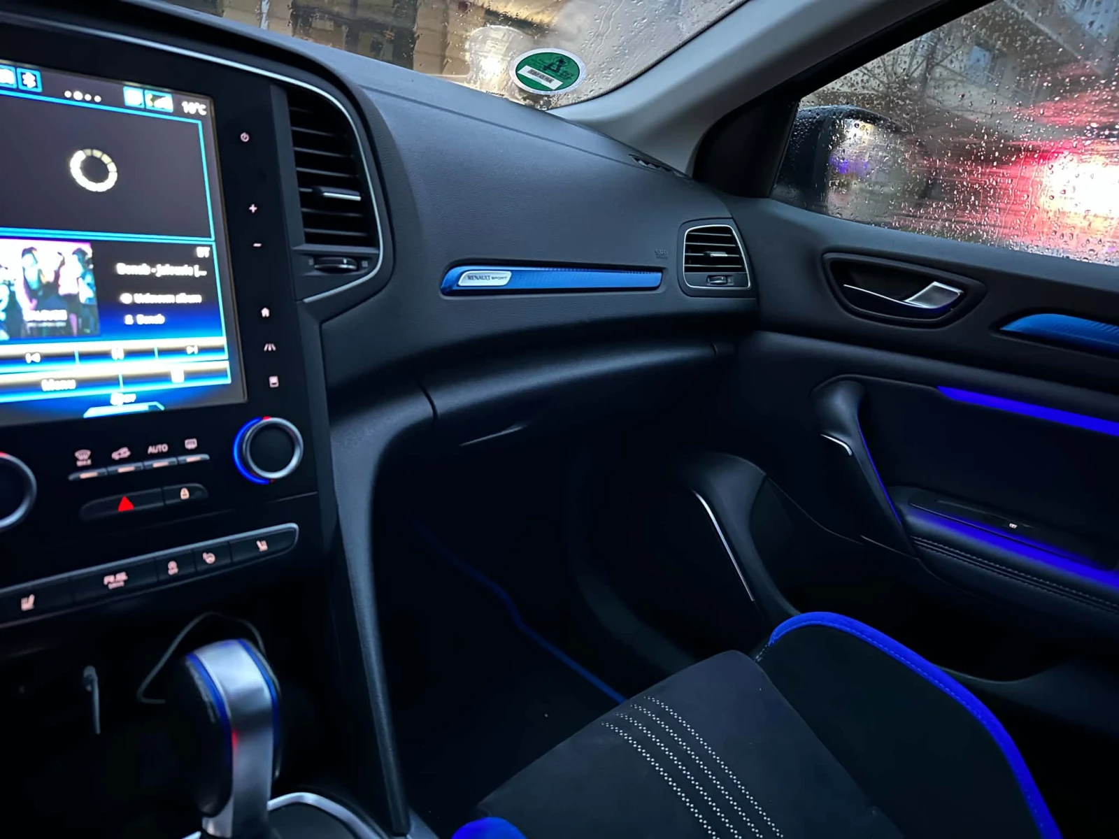 Renault Megane GT 1.6 EDC 205 4Control BOSE, снимка 6 - Автомобили и джипове - 56213043