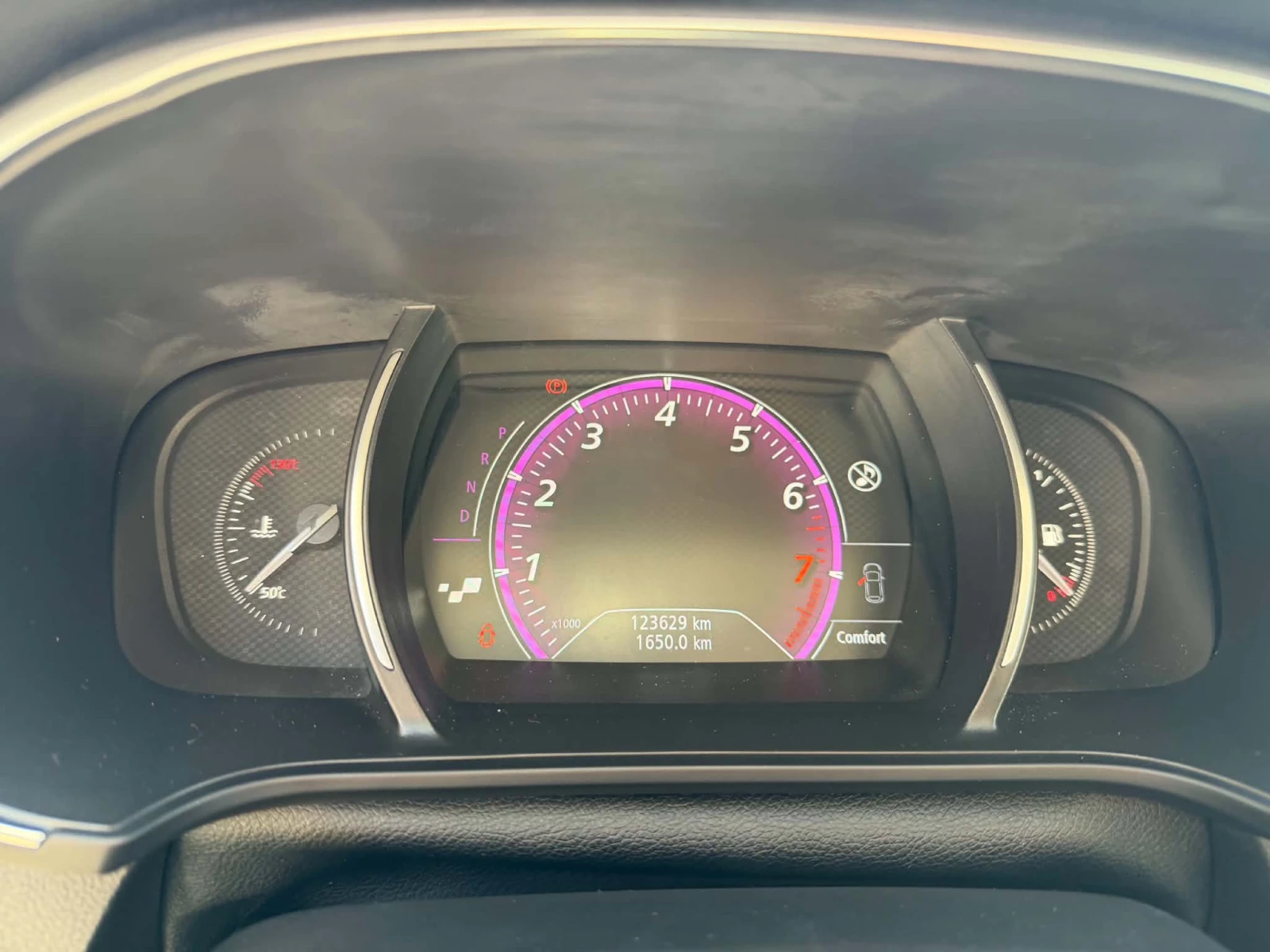 Renault Megane GT 1.6 EDC 205 4Control BOSE, снимка 9 - Автомобили и джипове - 56213043