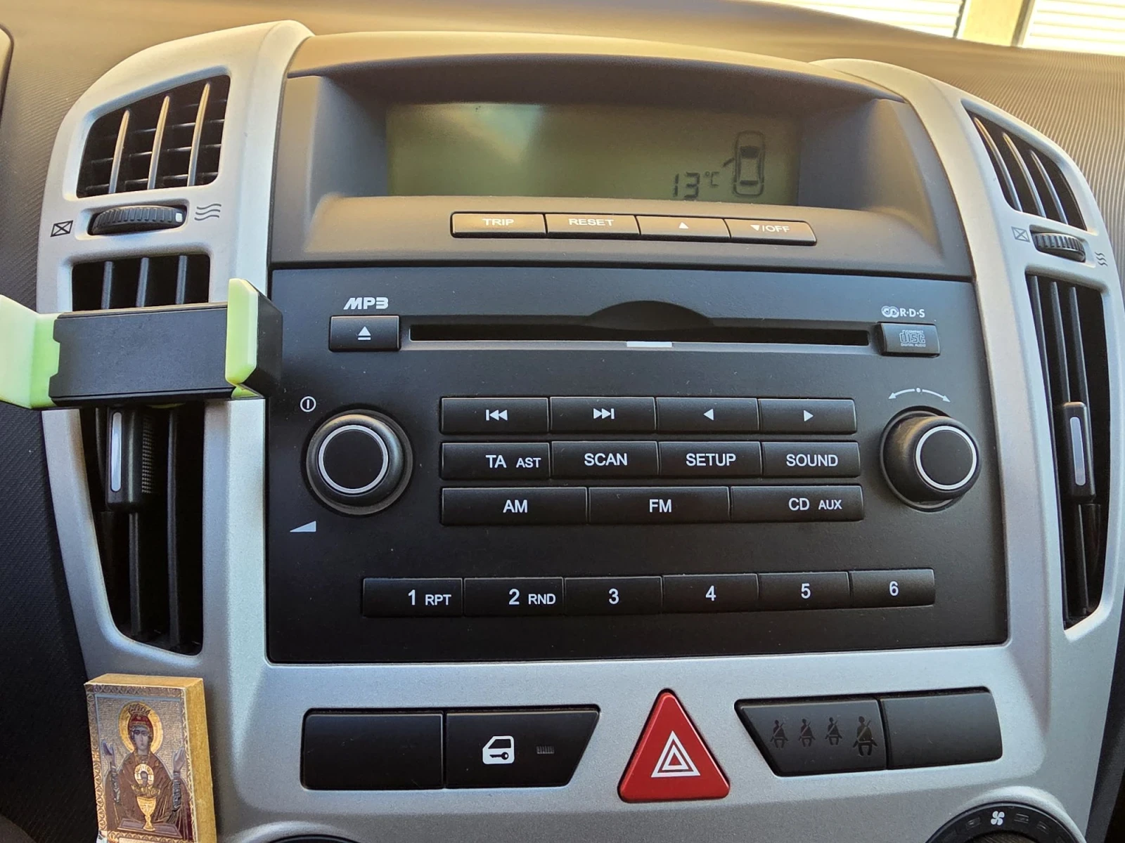Kia Ceed 1.6 16V, снимка 5 - Автомобили и джипове - 56644736