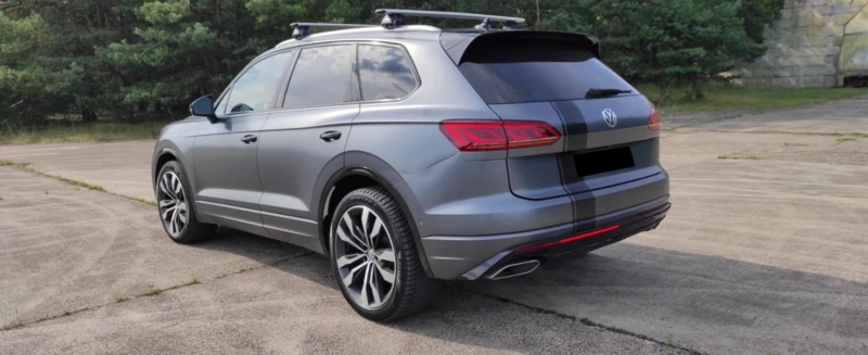 VW Touareg 3.0 TDI R-Line, снимка 2 - Автомобили и джипове - 47193258