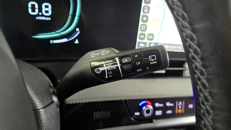 Kia Sportage 2.0 CRDI / АВТОМАТИК / СЕРВИЗНА ИСТОРИЯ !!!, снимка 17 - Автомобили и джипове - 53417777