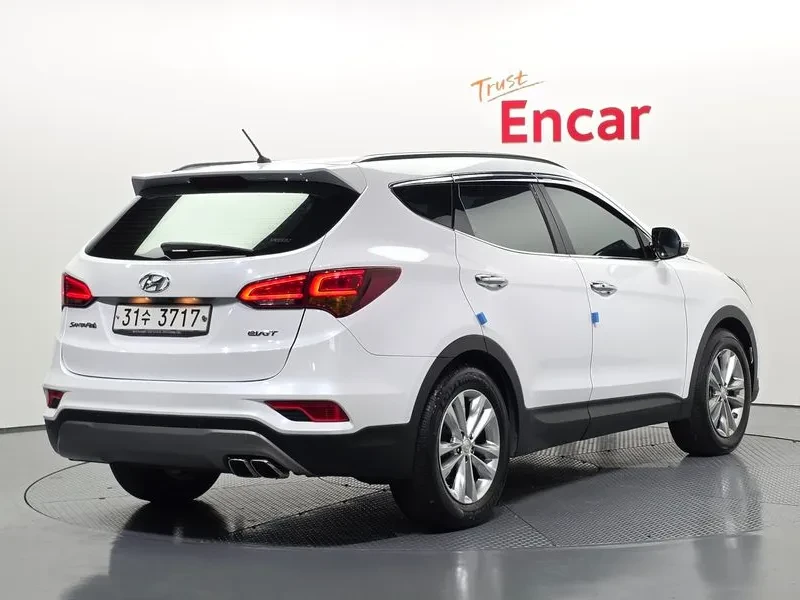 Hyundai Santa fe Diesel 2.0 2Wd Premium, снимка 3 - Автомобили и джипове - 55895716