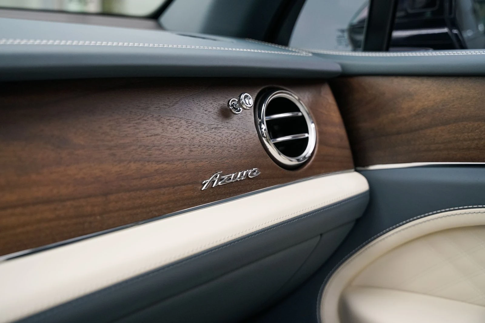 Bentley Bentayga V8/ LONG/ AZURE/ NAIM/ AIRLINE SEATS/ PANO/ TV/  | Mobile.bg   12