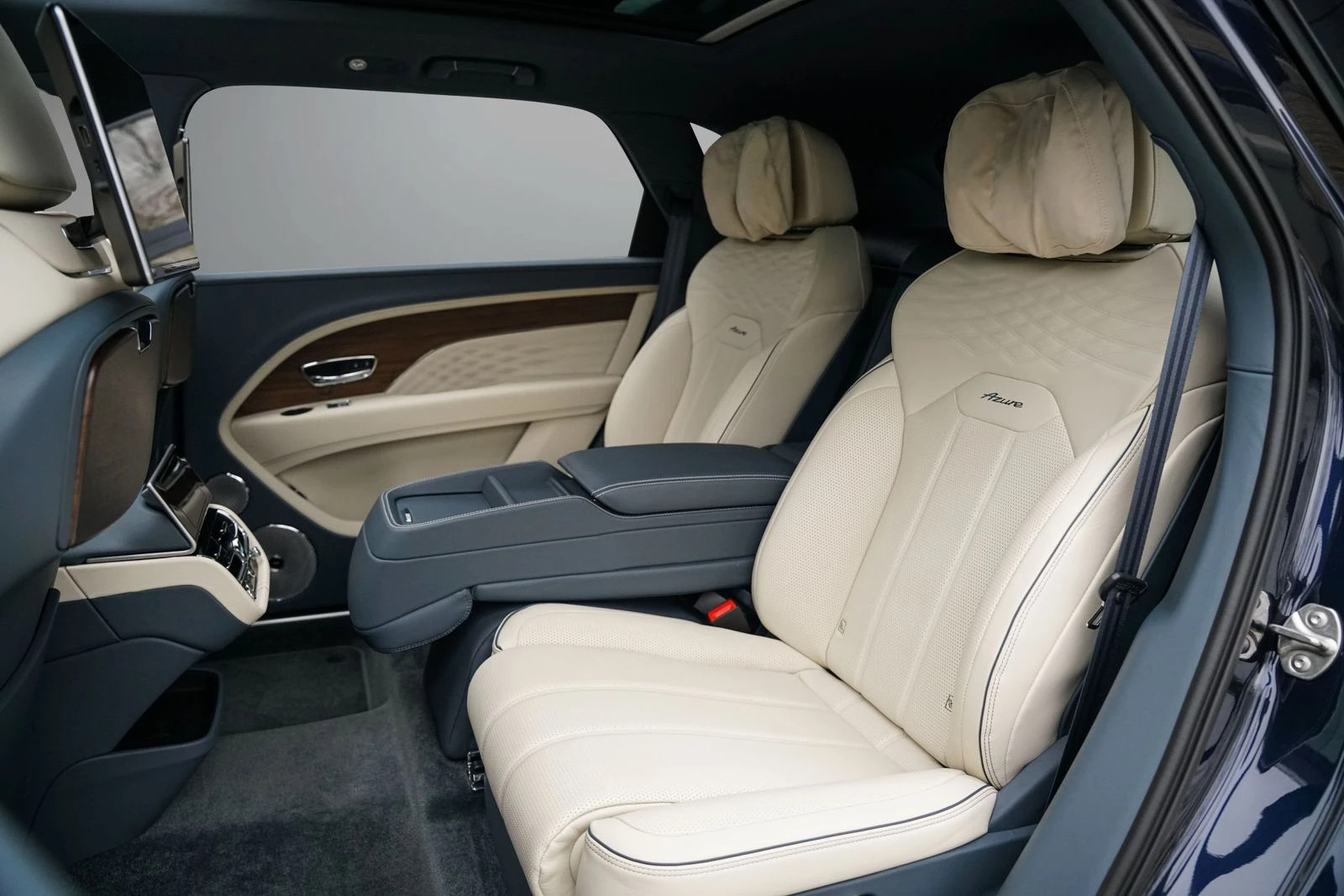 Bentley Bentayga V8/ LONG/ AZURE/ NAIM/ AIRLINE SEATS/ PANO/ TV/  | Mobile.bg   14