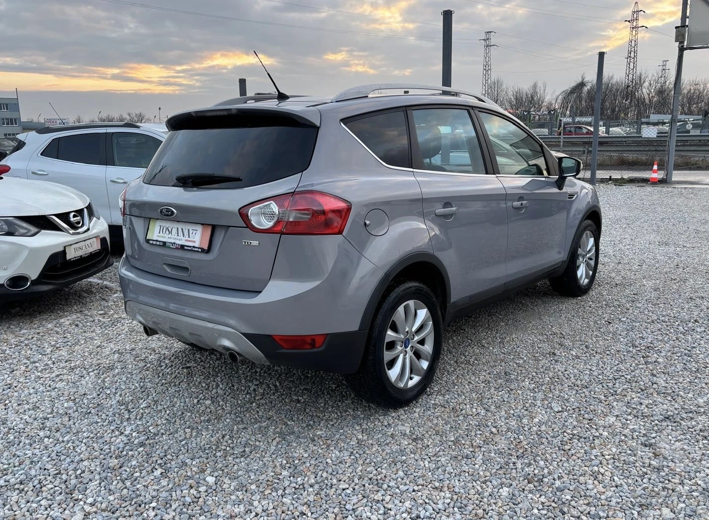 Ford Kuga 2.0tdci* 4WD* 163к.с* Кожа* Панорама* Сервизна ист - изображение 4