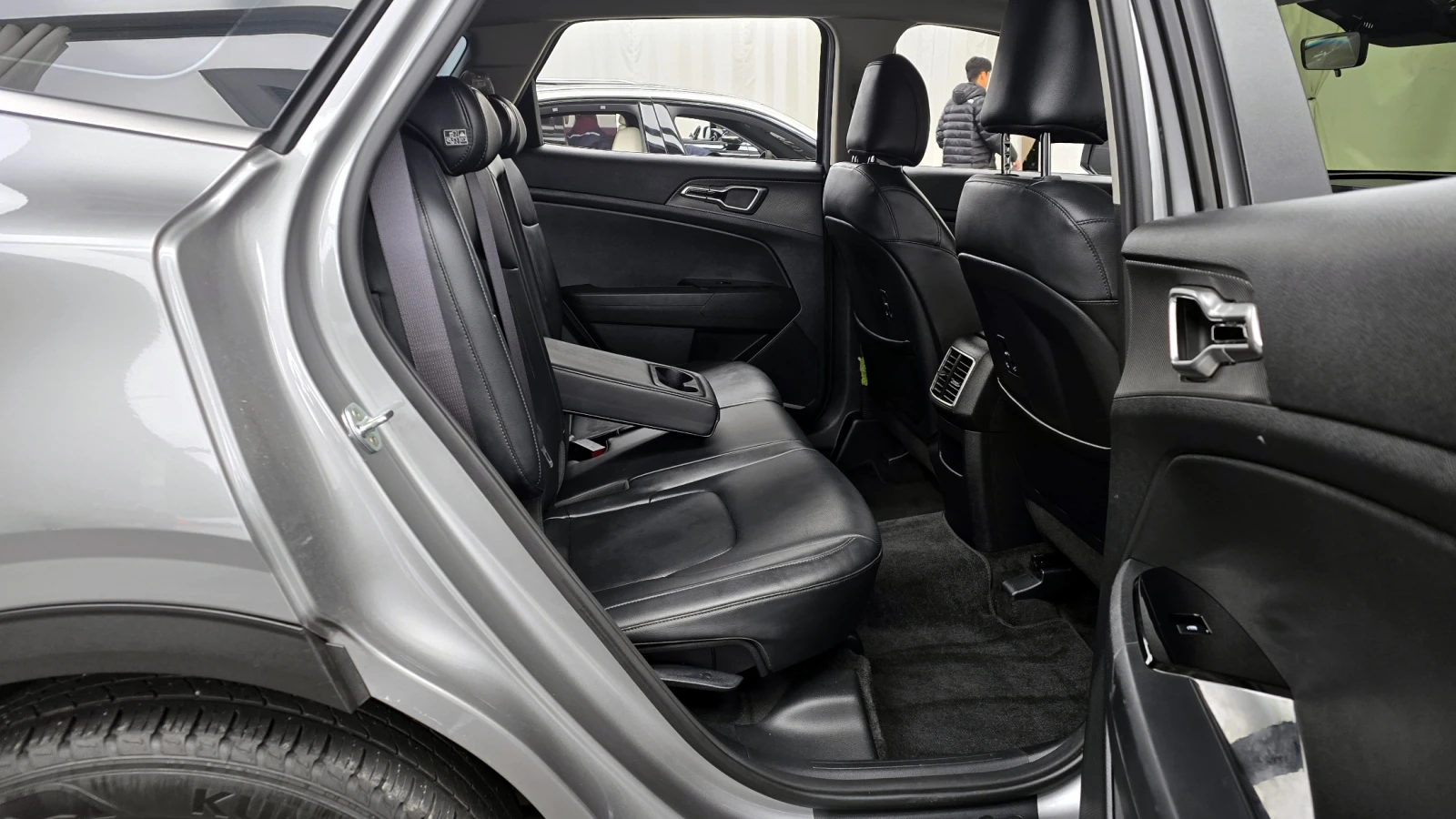 Kia Sportage 2.0 CRDI / АВТОМАТИК / СЕРВИЗНА ИСТОРИЯ !!! - изображение 10