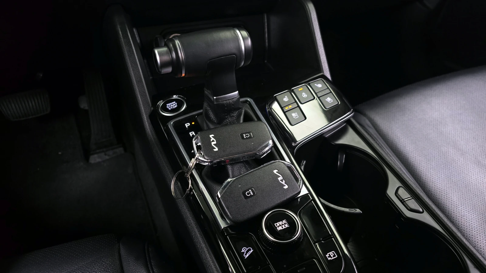 Kia Sportage 2.0 CRDI / АВТОМАТИК / СЕРВИЗНА ИСТОРИЯ !!! - изображение 9