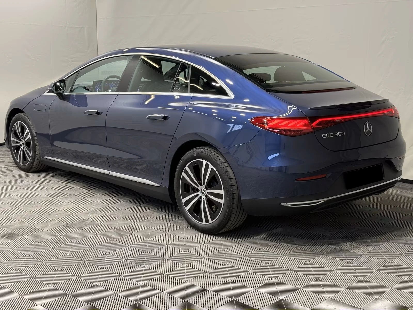 Mercedes-Benz EQE 300 ELECTRIC ADVANCED PLUS, снимка 4 - Автомобили и джипове - 53894201