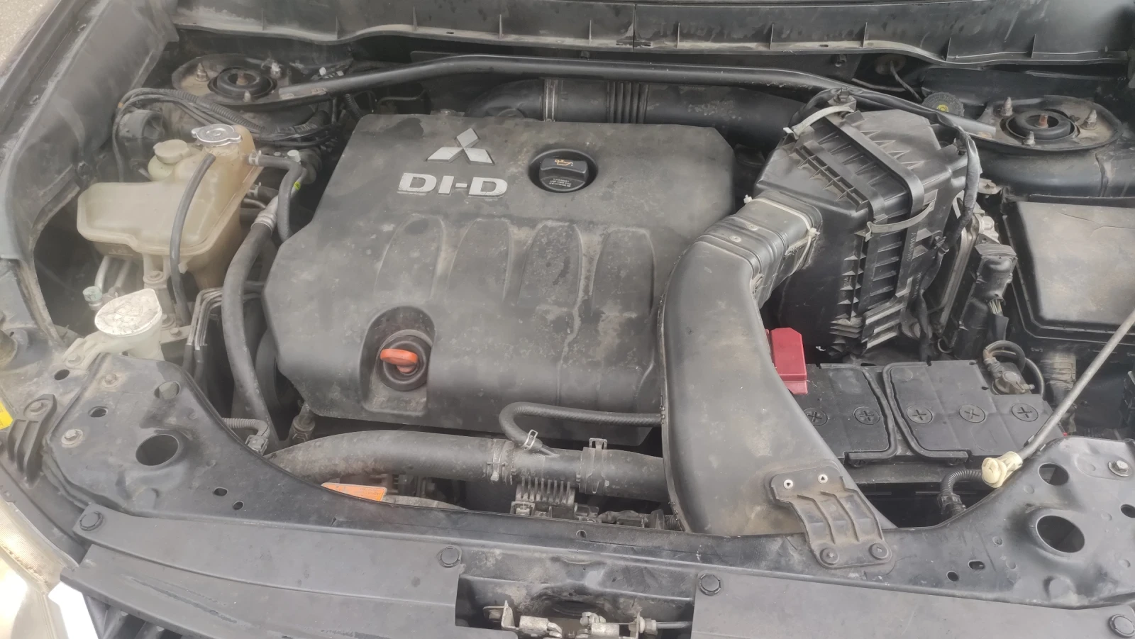 Mitsubishi Outlander, снимка 13 - Автомобили и джипове - 54091219