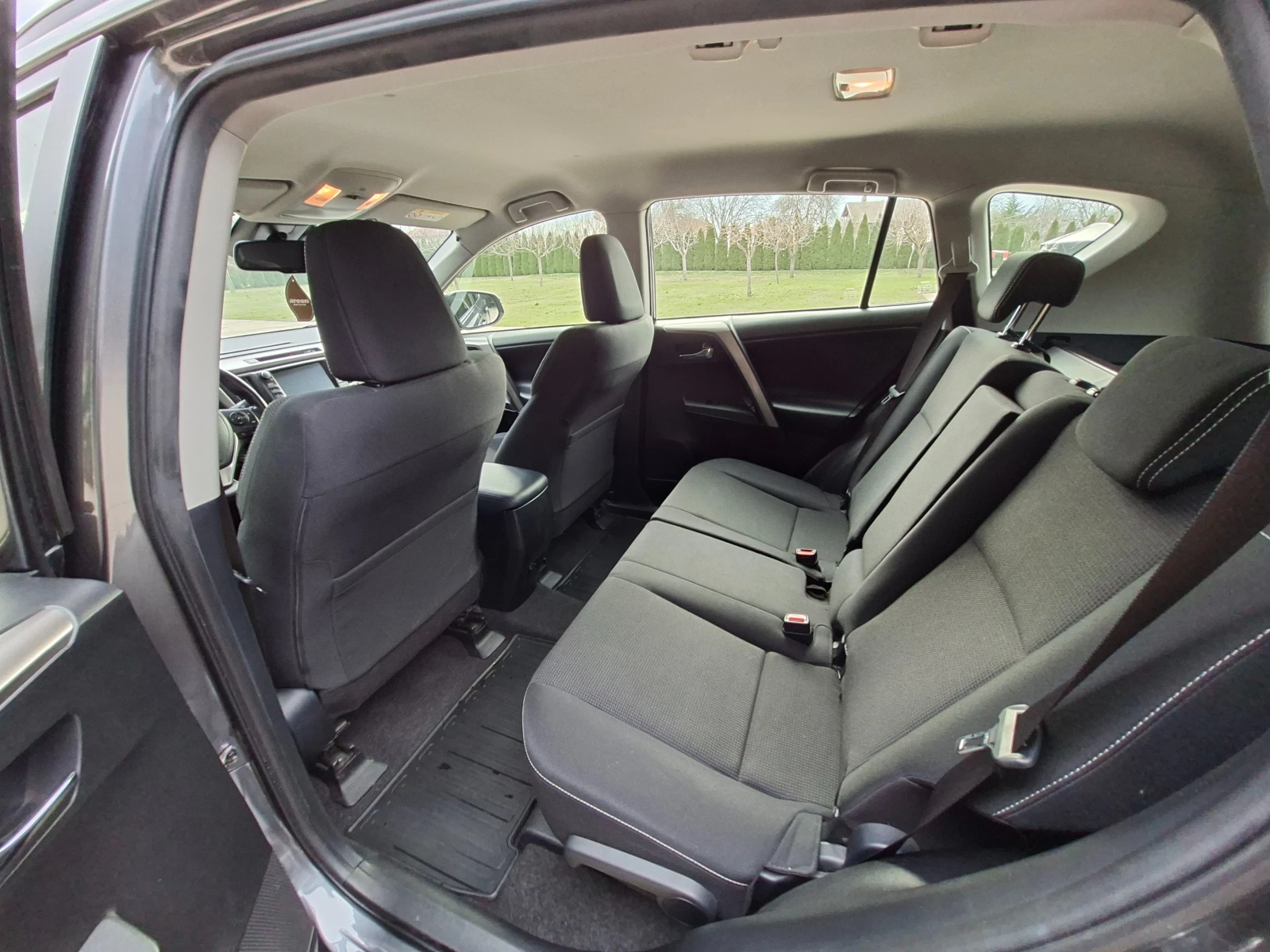 Toyota Rav4, снимка 10 - Автомобили и джипове - 54772415