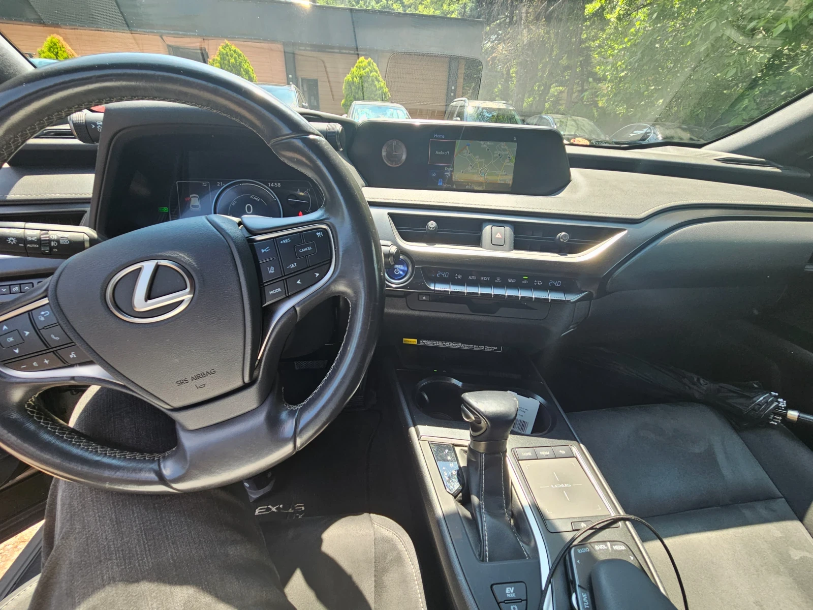 Lexus UX 250h Business, снимка 12 - Автомобили и джипове - 54800799