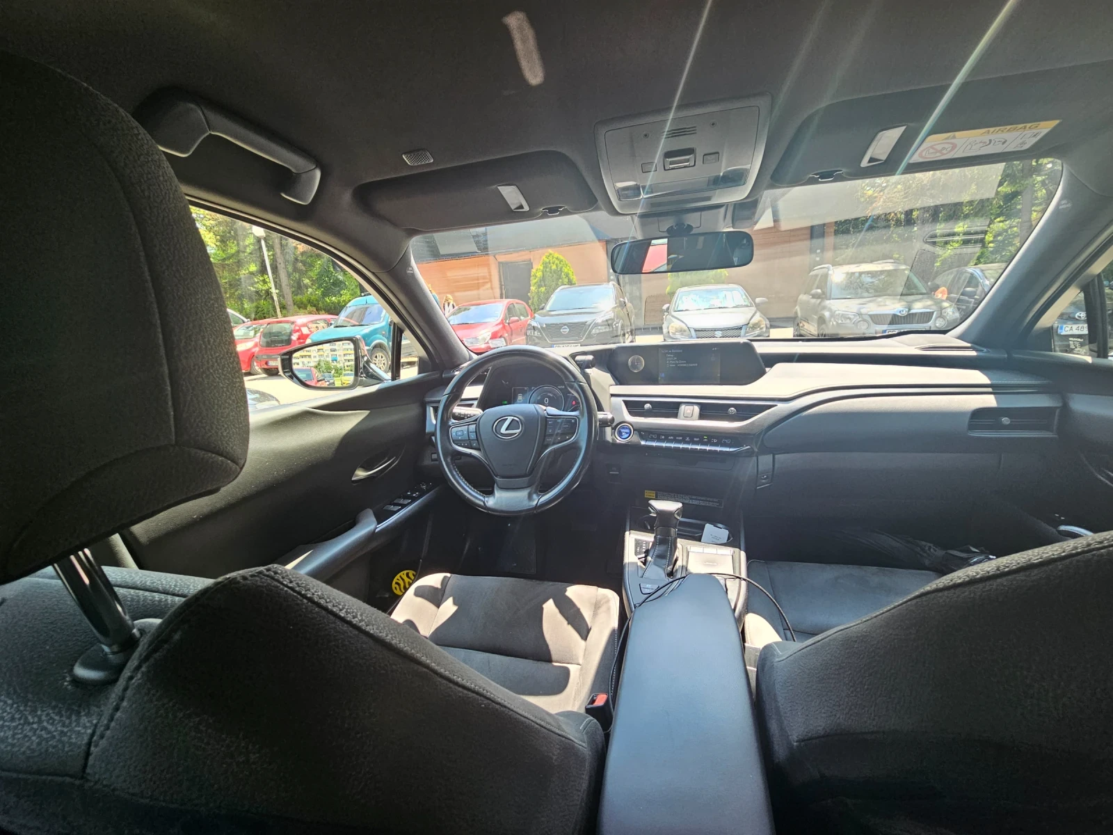 Lexus UX 250h Business, снимка 11 - Автомобили и джипове - 54800799
