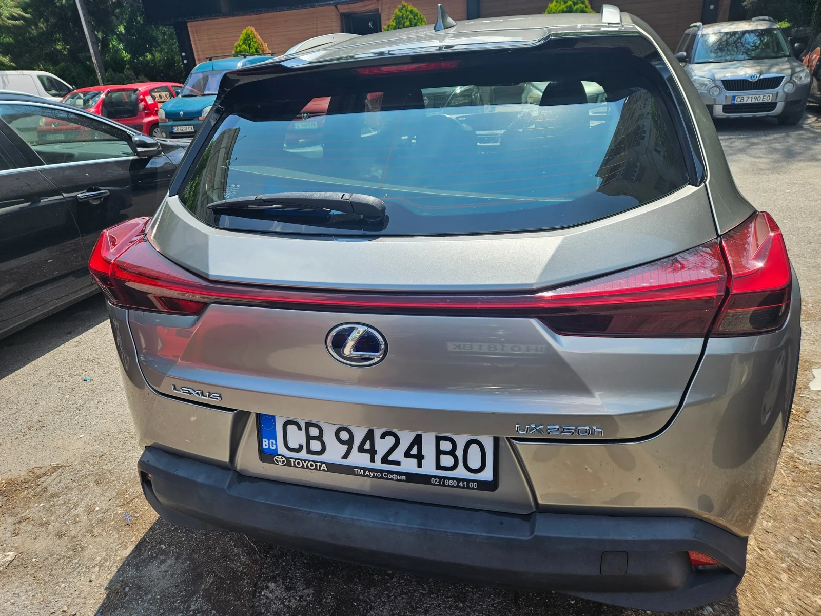 Lexus UX 250h Business, снимка 4 - Автомобили и джипове - 54800799