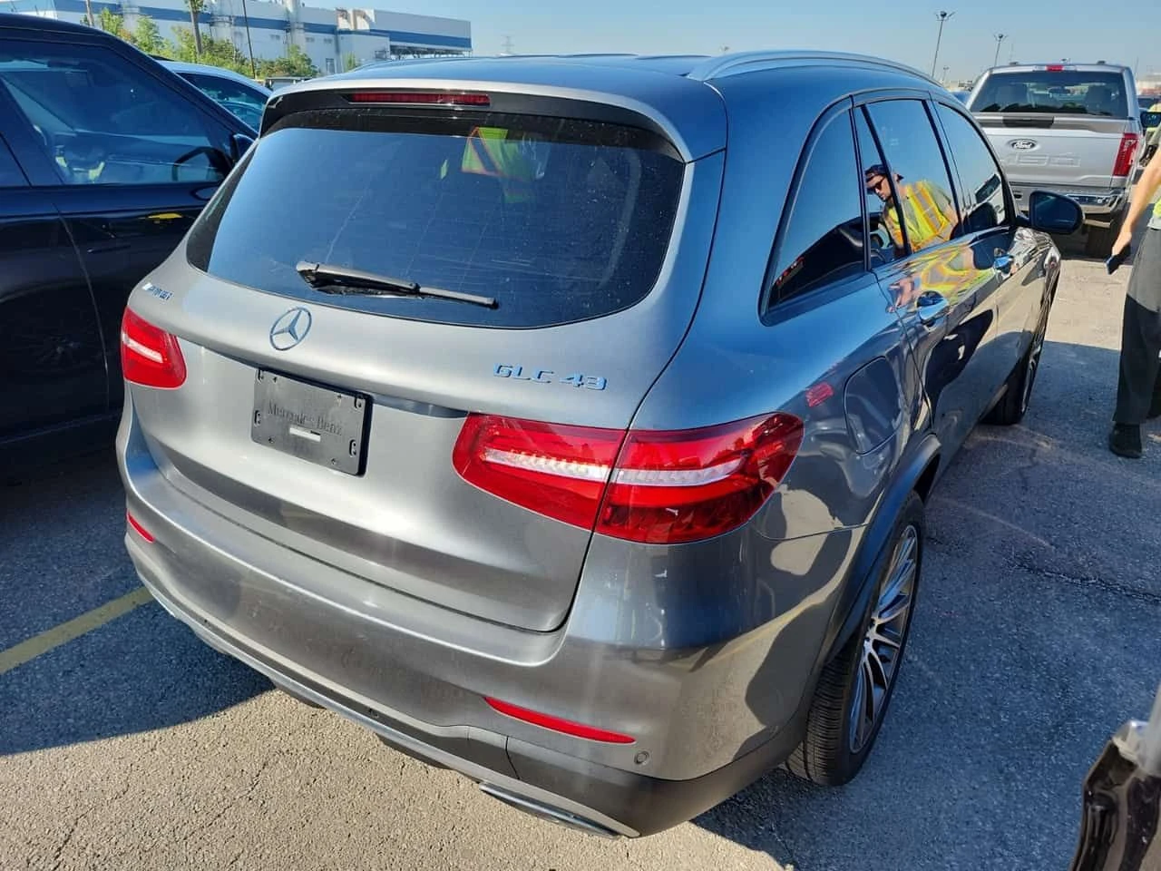 Mercedes-Benz GLC 43 AMG ДИСТРОНИК * PANO * ПОДГРЕВИ * CARFAX, снимка 3 - Автомобили и джипове - 55094286