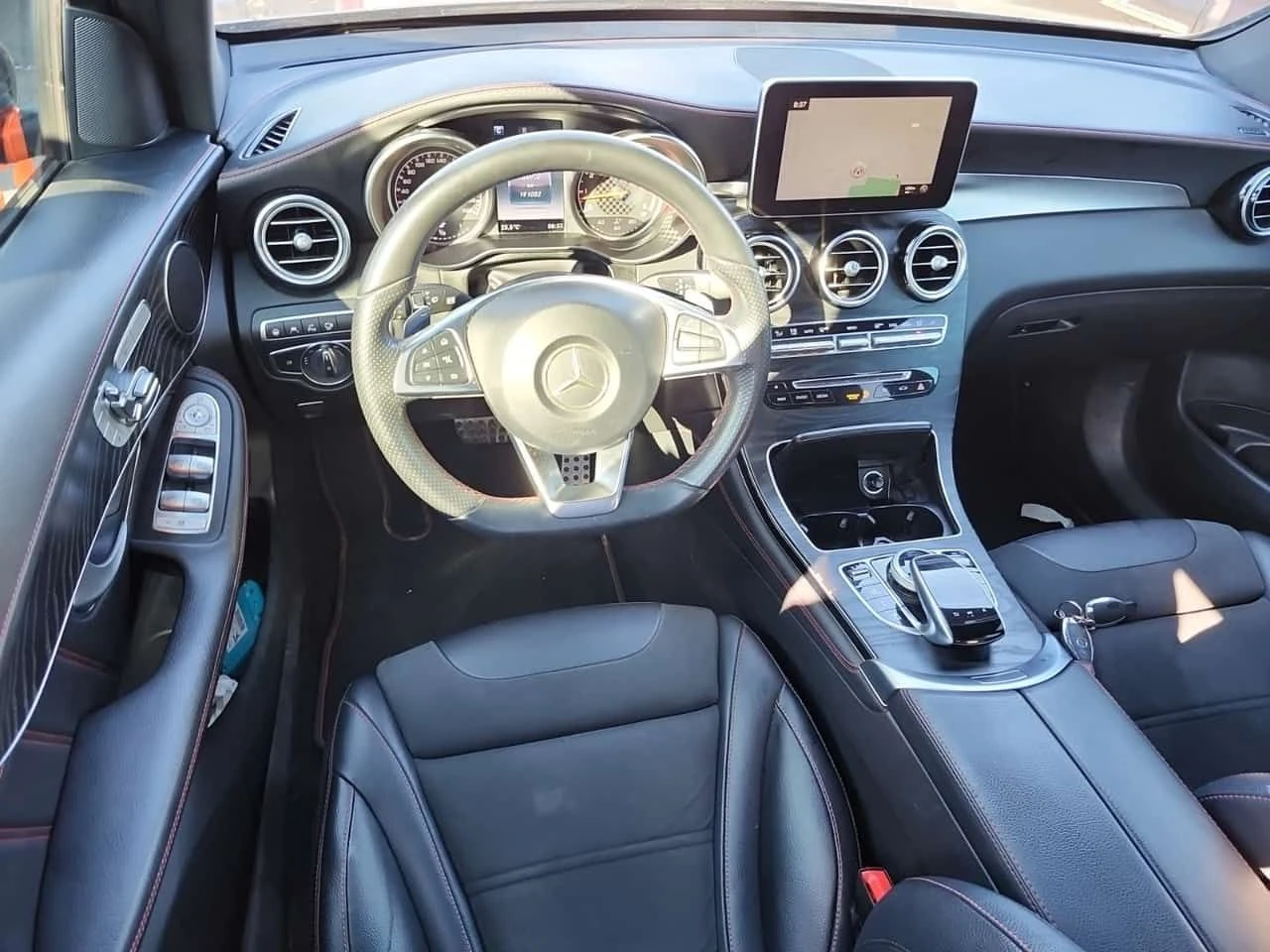 Mercedes-Benz GLC 43 AMG ДИСТРОНИК * PANO * ПОДГРЕВИ * CARFAX, снимка 10 - Автомобили и джипове - 55094286