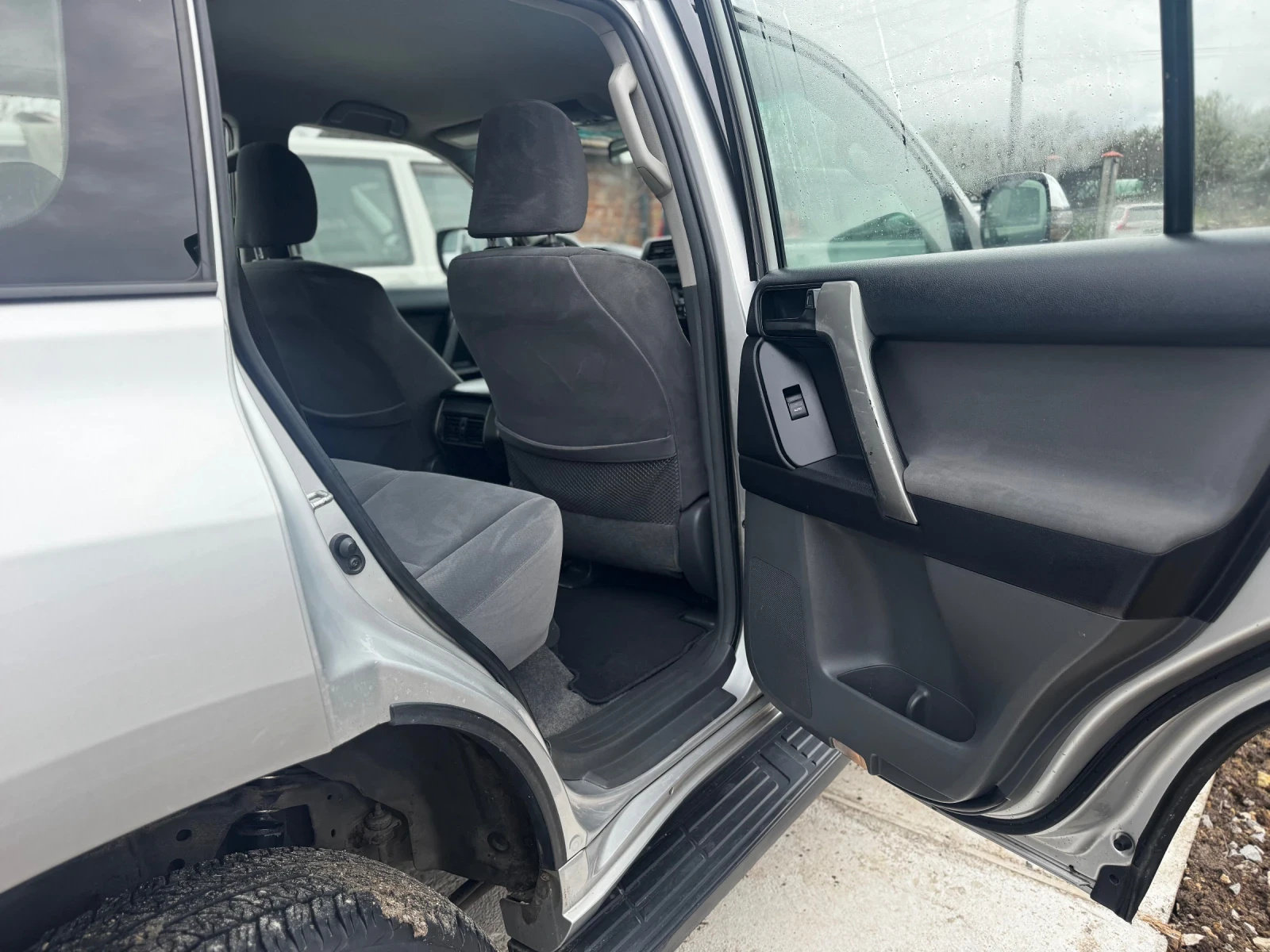 Toyota Land cruiser 3.0D4-d* 190к.с.* Автомат, снимка 17 - Автомобили и джипове - 55109923