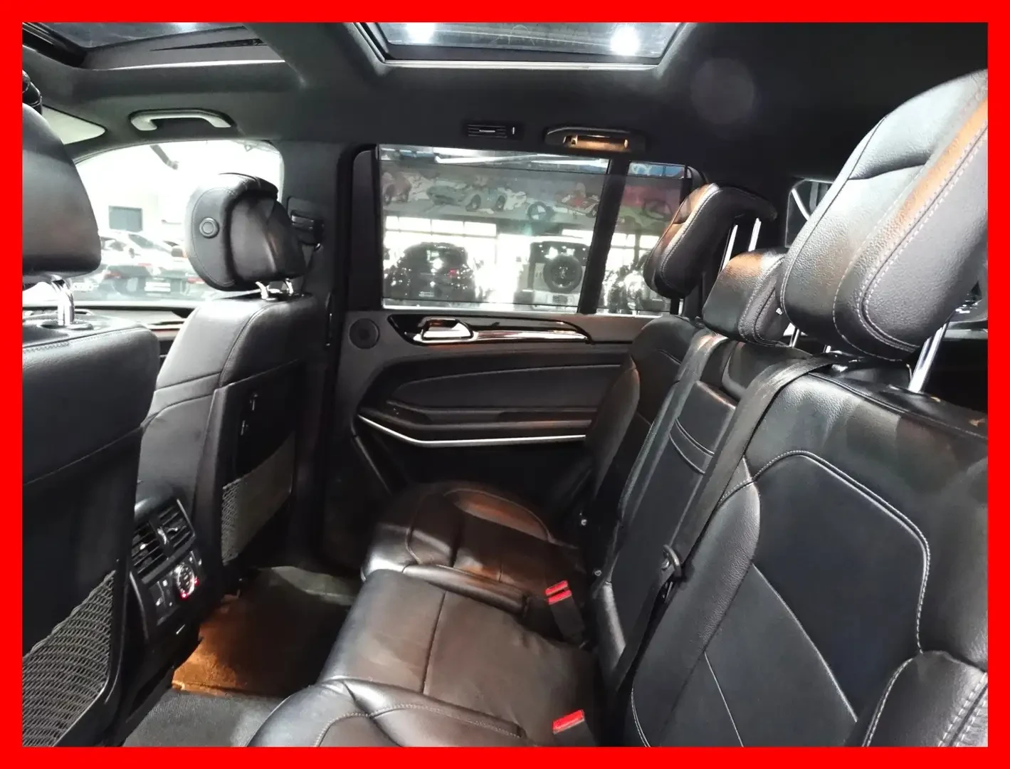 Mercedes-Benz GLS 500 AMG* 4matic* Harmon Kardon* massage* pano* обдух* , снимка 11 - Автомобили и джипове - 55950335