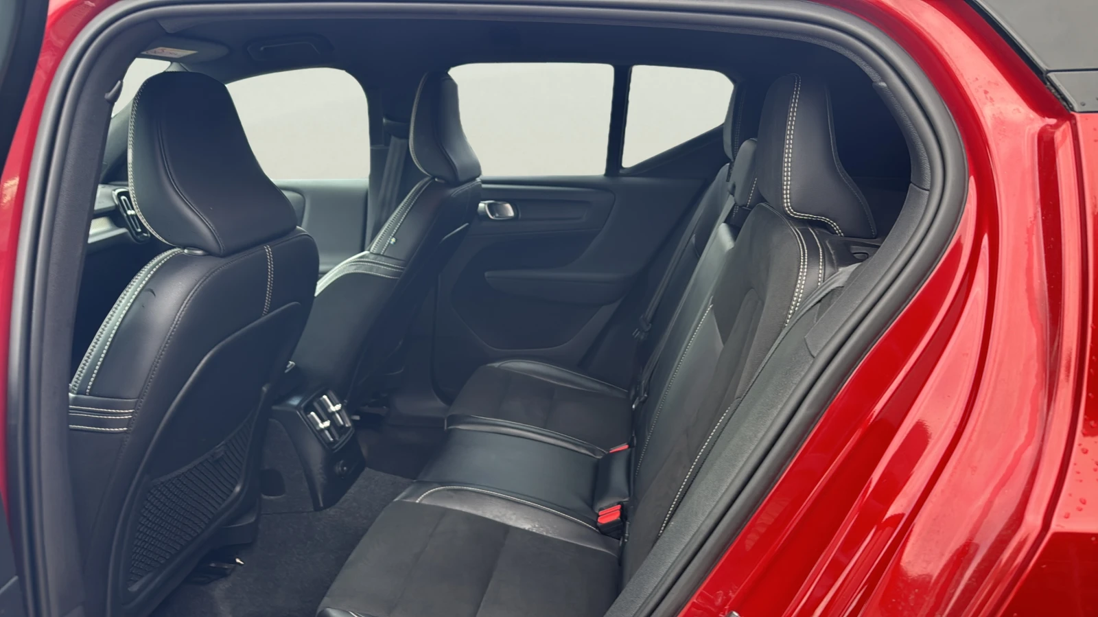 Volvo XC40 1.5 T5 PHEV, снимка 12 - Автомобили и джипове - 56557852