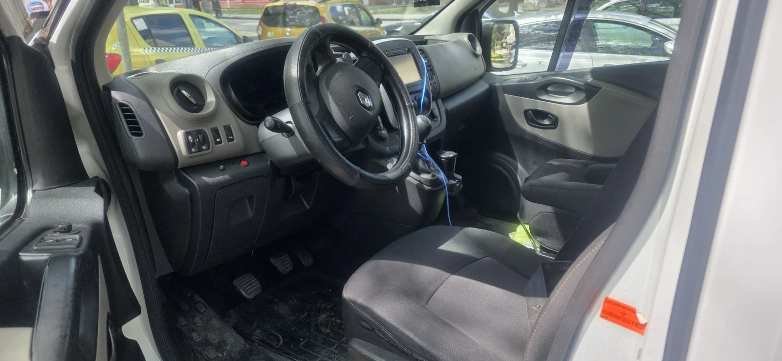 Renault Trafic, снимка 3 - Бусове и автобуси - 54425078