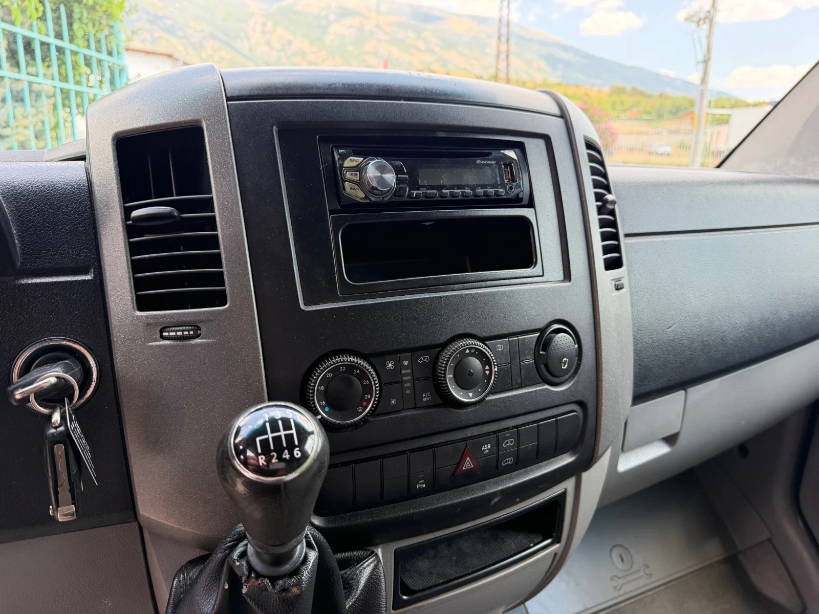 VW Crafter 2.0TDI* Euro5* MAXI* * Климатик, снимка 6 - Бусове и автобуси - 55543048