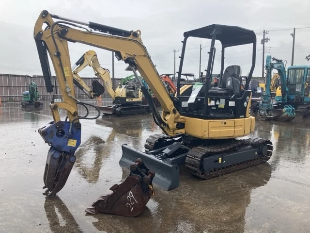 Багер Cat 303ECR * ХИДРАВЛИЧНА ЩИПКА * ОЧАКВАН 29.01.2027!!!
