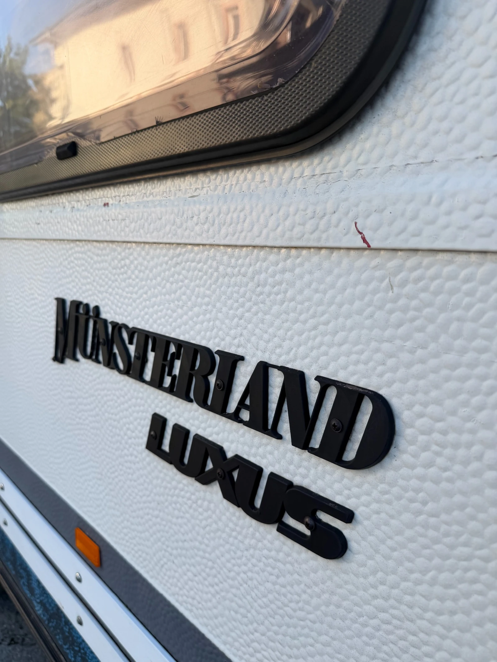 Каравана LMC Реставрирана - Musterland Luxus, снимка 6 - Каравани и кемпери - 55532453
