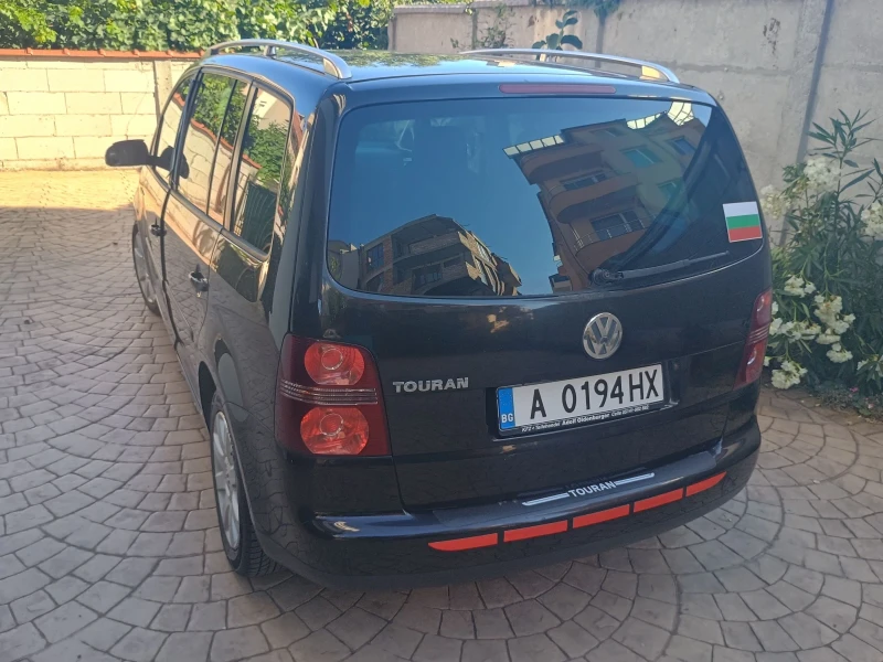 VW Touran 2.0i, снимка 3 - Автомобили и джипове - 51358658