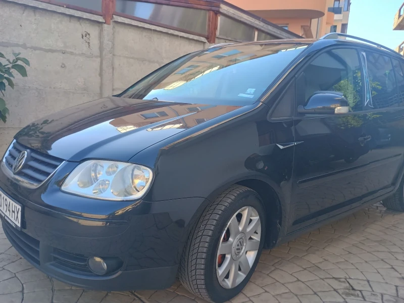 VW Touran 2.0i, снимка 2 - Автомобили и джипове - 51358658