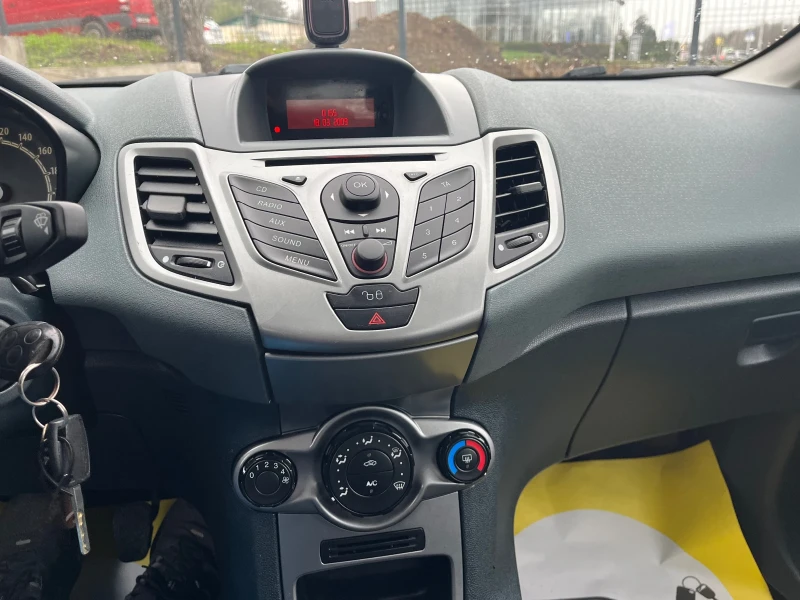 Ford Fiesta 1.4tdci, снимка 12 - Автомобили и джипове - 52637851